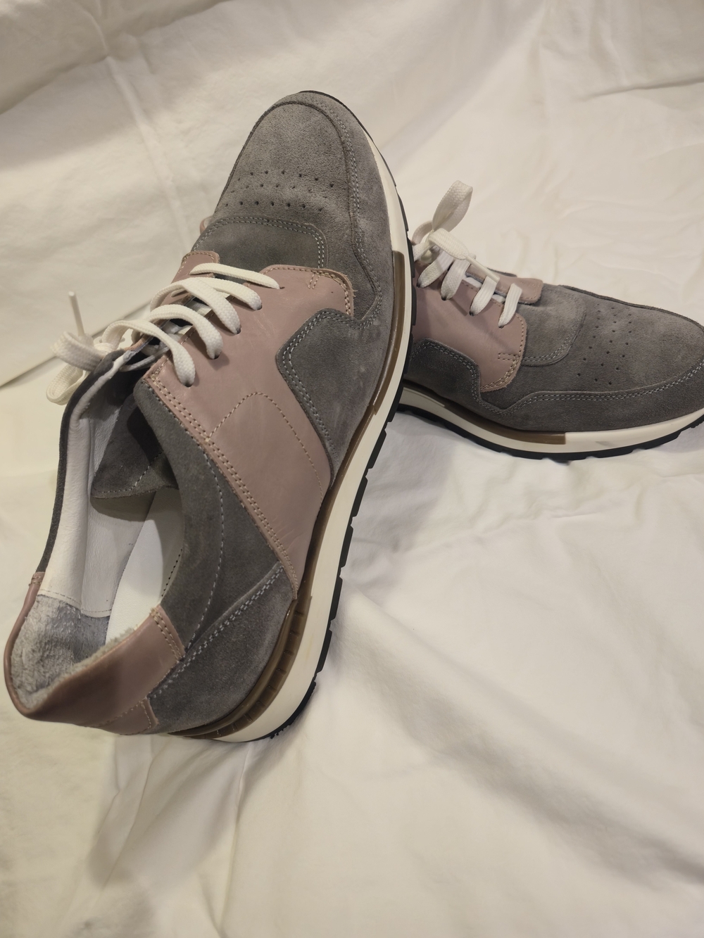 Kenneth Cole New York Gray and Pink Suede Lace-Up Sneakers